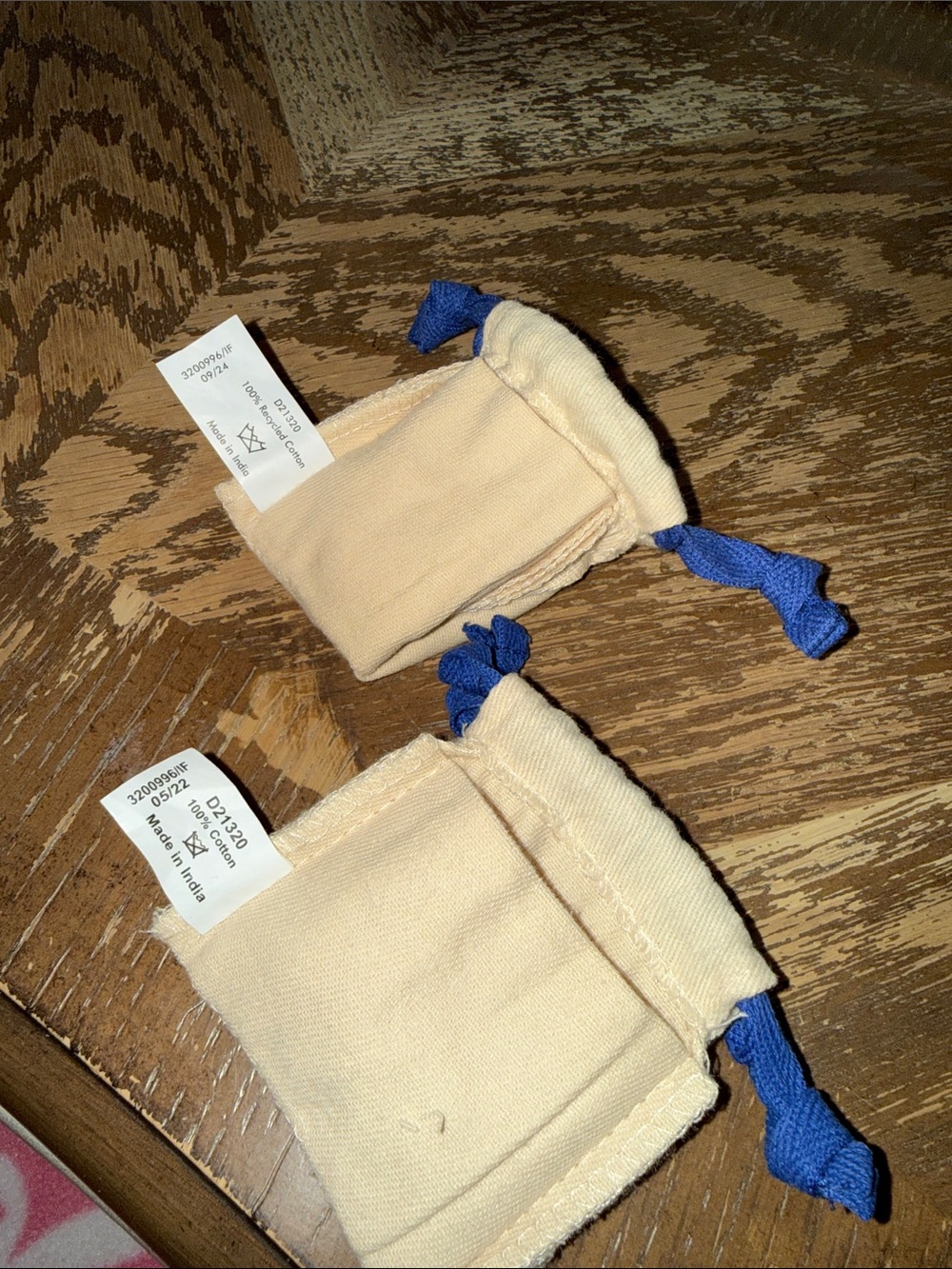 Louis Vuitton small dust bag pouches - Picture 3 of 3